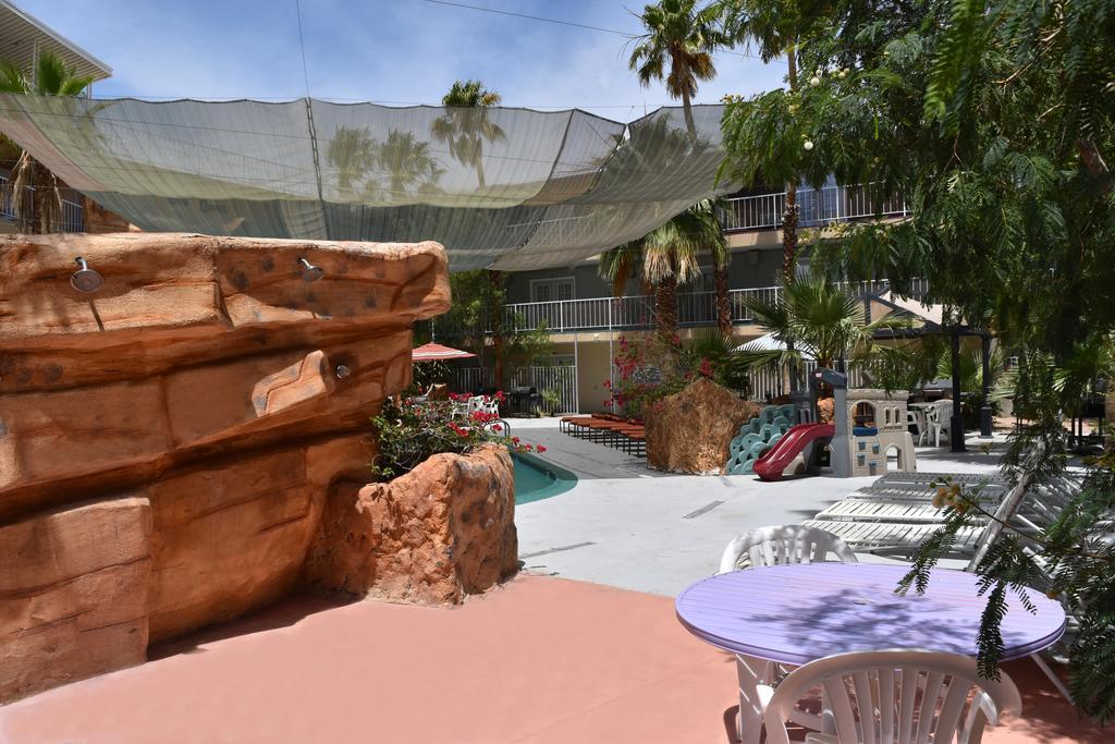 Hyundae Resort And Spa Desert Hot Springs Exterior foto